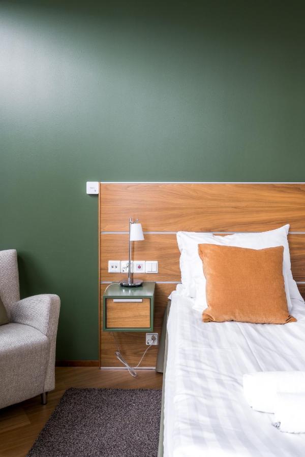 Hotell Hiisi Jaetkaesaari 3*